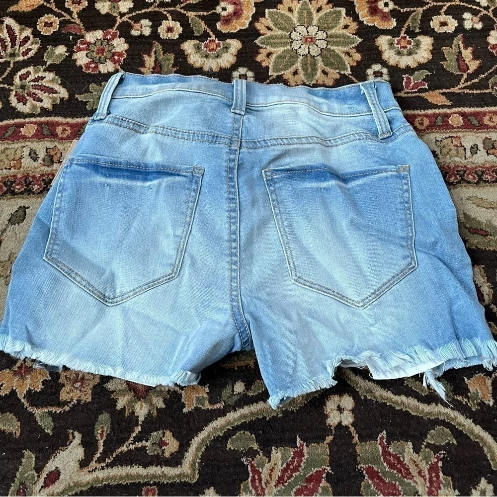 MUDD NWT Denim Shorts Button Fly Stretch High Rise Shortie Distressed Women’s 1